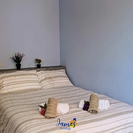 3Br Family Apt Near Beach Ac Tv17 *