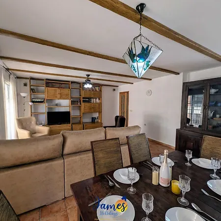 3Br Family Apt Near Beach Ac Tv17 Torrevieja