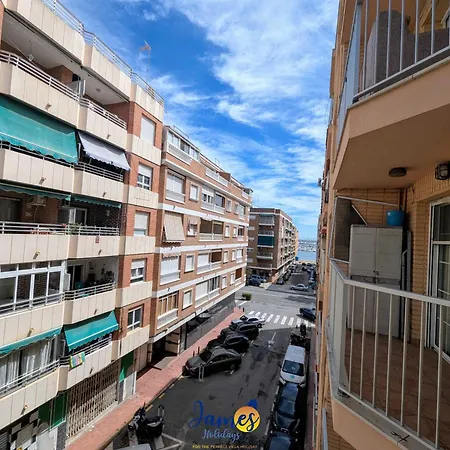 Traditional 3rd Floor Near To Tv17 * Torrevieja